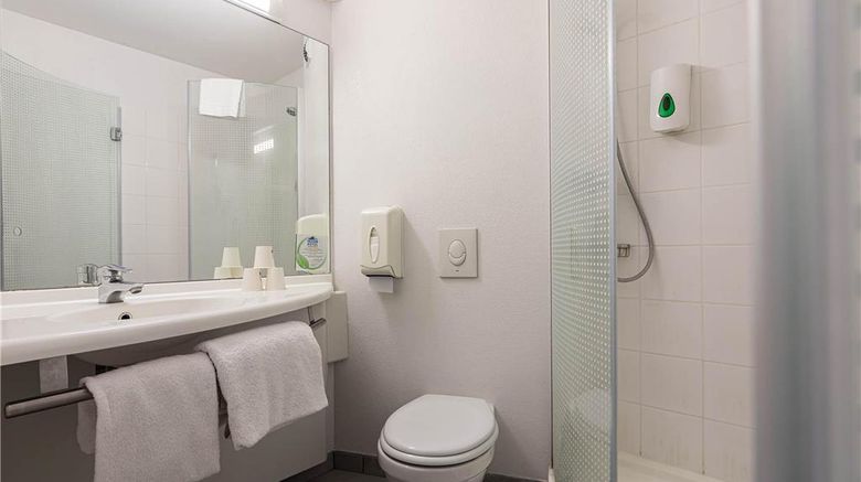 <b>Deltour Hotel Room</b>. Images powered by <a href="https://iceportal.shijigroup.com/" title="IcePortal" target="_blank">IcePortal</a>.