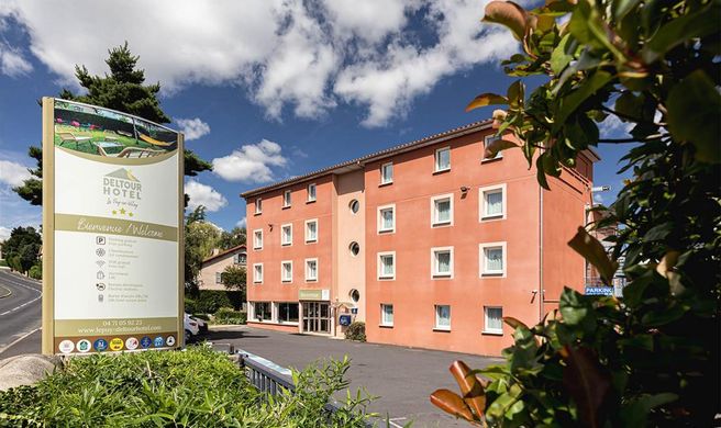 Deltour Hotel Exterior