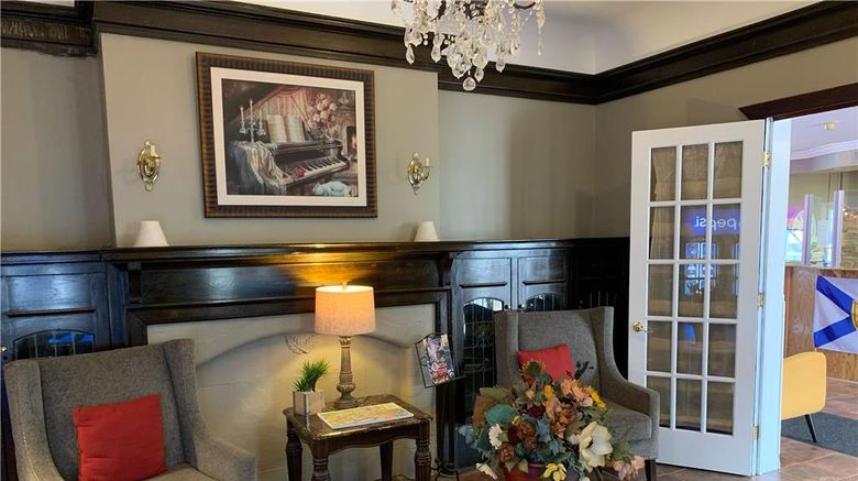 <b>Harbourview Inn, SureStay Collection Lobby</b>. Images powered by <a href="https://iceportal.shijigroup.com/" title="IcePortal" target="_blank">IcePortal</a>.