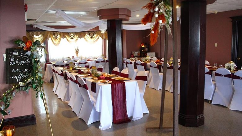 <b>Harbourview Inn, SureStay Collection Ballroom</b>. Images powered by <a href="https://iceportal.shijigroup.com/" title="IcePortal" target="_blank">IcePortal</a>.