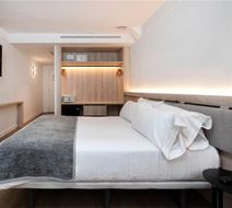 Tulip Inn Andorra Delfos Hotel Room
