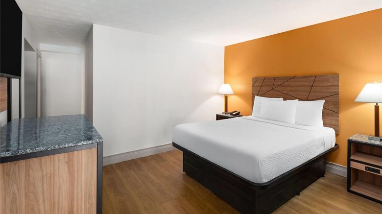 <b>Howard Johnson Malden Boston Area Room</b>. Images powered by <a href="https://iceportal.shijigroup.com/" title="IcePortal" target="_blank">IcePortal</a>.