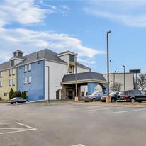 Red Lion Inn & Suites Blue Springs