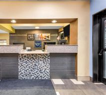 Red Lion Inn & Suites Blue Springs Lobby