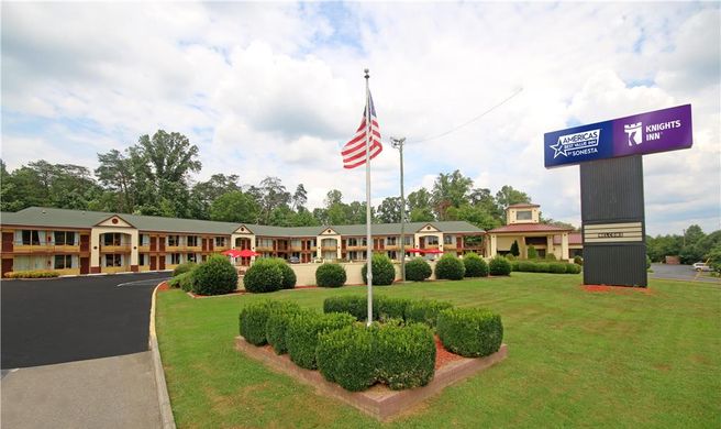 Americas Best Value Inn Pilot Mountain Exterior