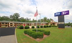 Americas Best Value Inn Pilot Mountain