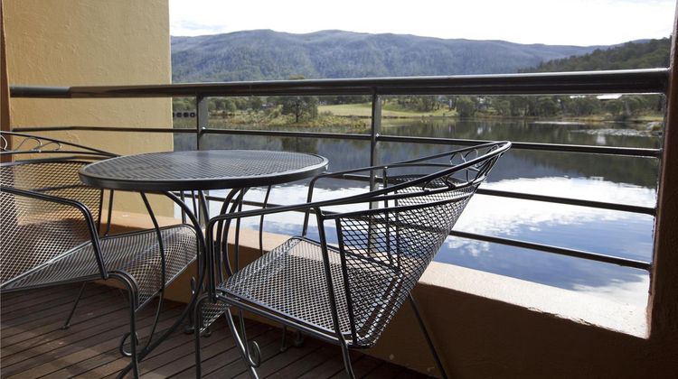 Novotel Lake Crackenback Resort & Spa Exterior