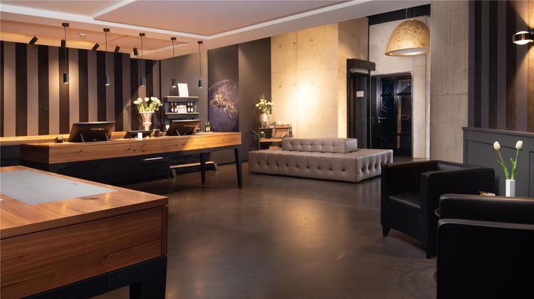 Jaumann's Hotel Lobby