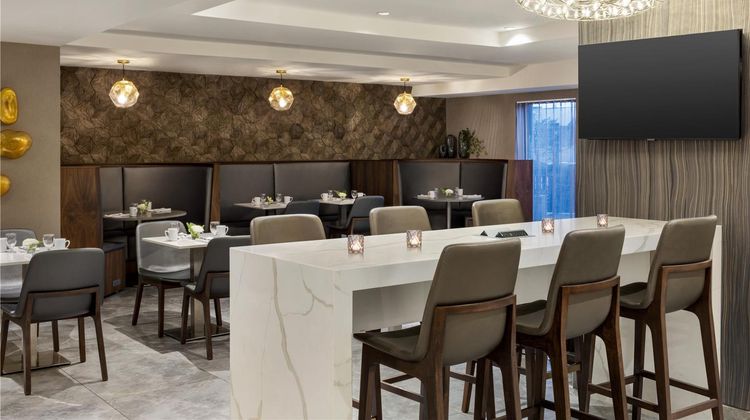 Crowne Plaza Toronto Airport Restaurant