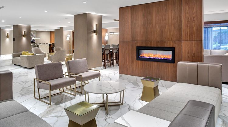 Crowne Plaza Toronto Airport Lobby