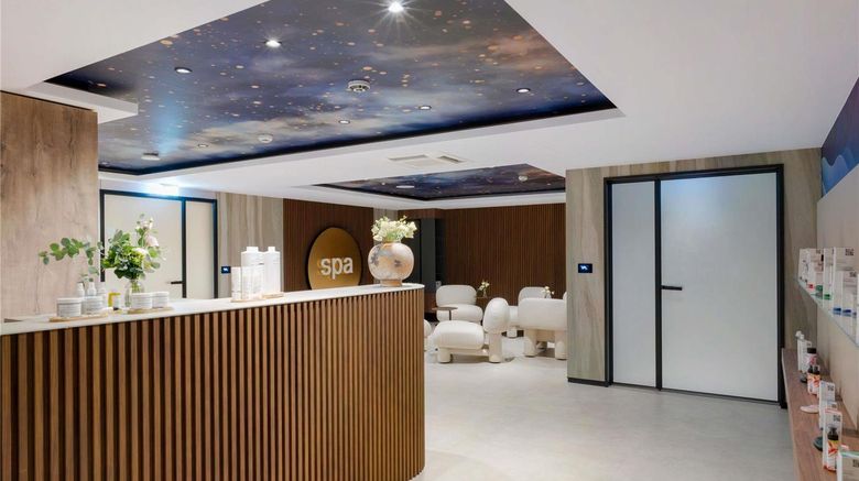 <b>Mercure Oradea Spa</b>. Images powered by <a href="https://iceportal.shijigroup.com/" title="IcePortal" target="_blank">IcePortal</a>.