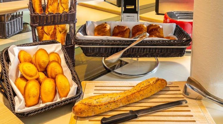 Ibis Styles Barjouville Restaurant
