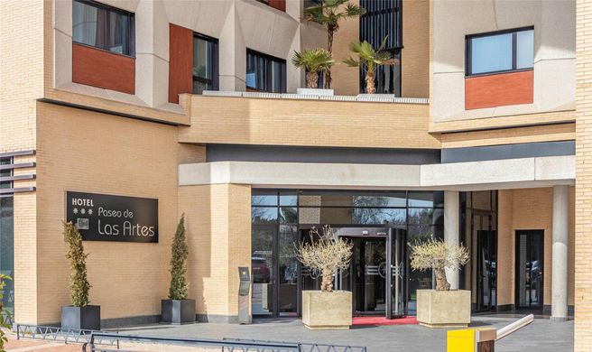 Hotel Las Artes Exterior