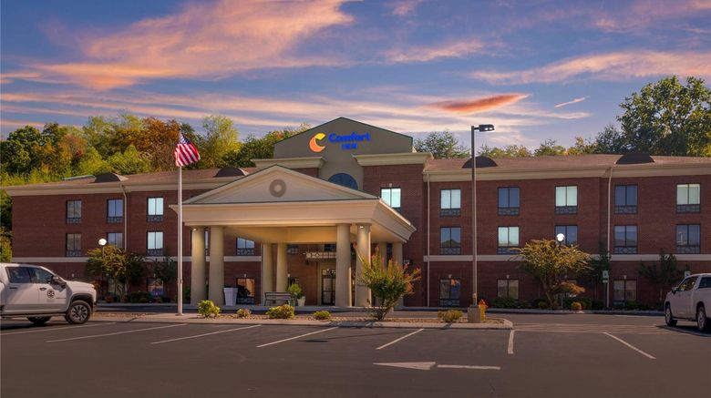 <b>Comfort Inn Dayton South Exterior</b>. Images powered by <a href="https://iceportal.shijigroup.com/" title="IcePortal" target="_blank">IcePortal</a>.