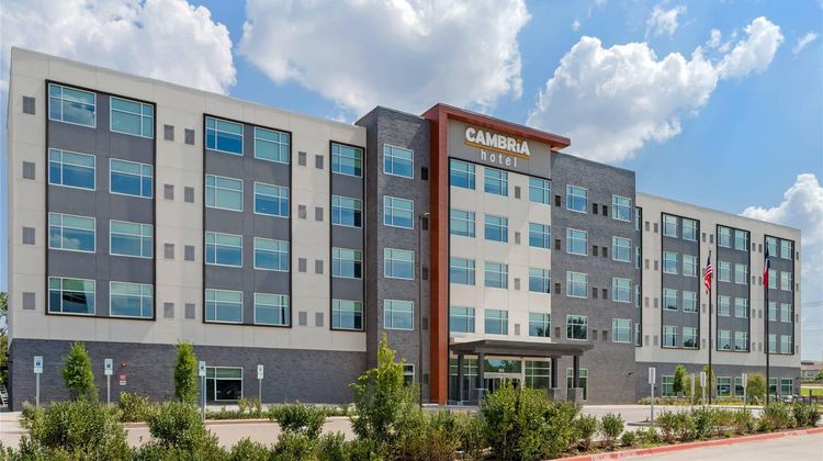 Cambria Fort Worth Medical Center Exterior