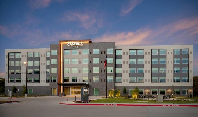 Cambria Fort Worth Medical Center Exterior