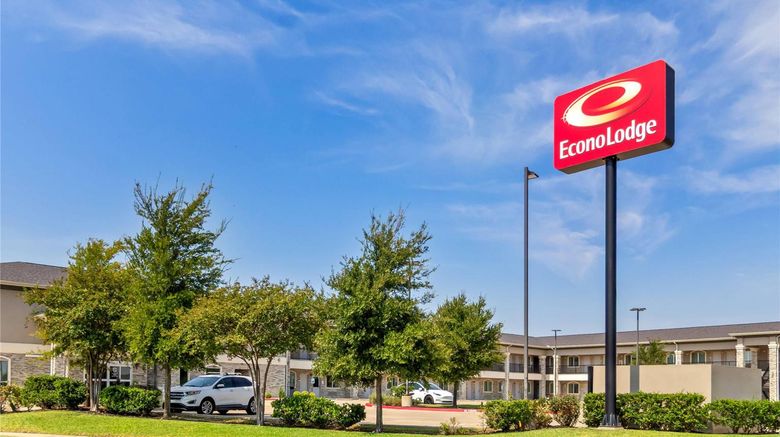 <b>Econo Lodge Bryan Exterior</b>. Images powered by <a href="https://iceportal.shijigroup.com/" title="IcePortal" target="_blank">IcePortal</a>.