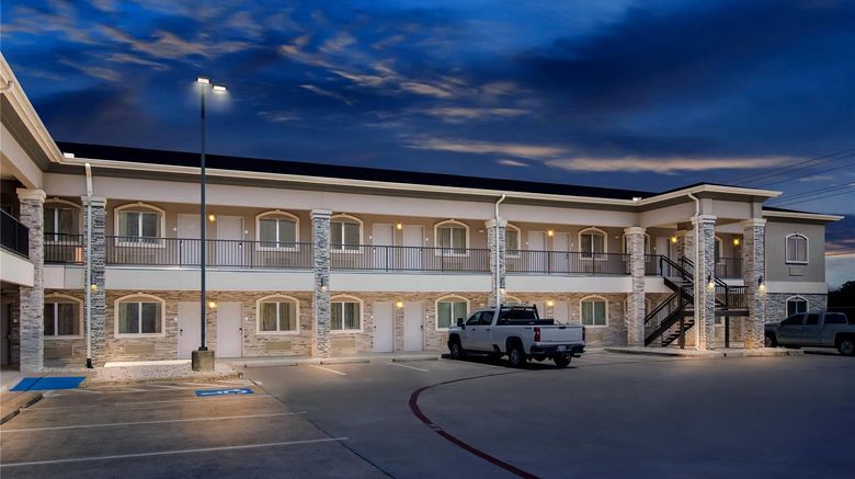 <b>Econo Lodge Bryan Exterior</b>. Images powered by <a href="https://iceportal.shijigroup.com/" title="IcePortal" target="_blank">IcePortal</a>.