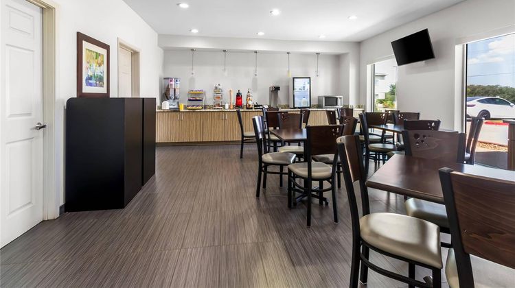 Econo Lodge Bryan Restaurant