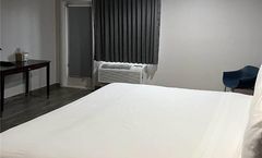 Super 8 Mesa Downtown Near Conv Ctr