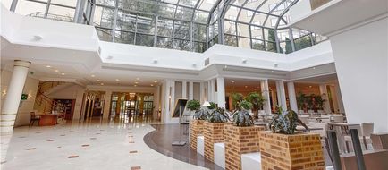 Evergreen Laurel Hotel Paris Lobby