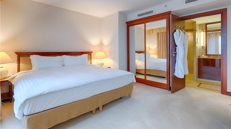 <b>Evergreen Laurel Hotel Paris Suite</b>. Images powered by <a href="https://iceportal.shijigroup.com/" title="IcePortal" target="_blank">IcePortal</a>.