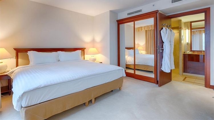 Occidental Paris Levallois Suite