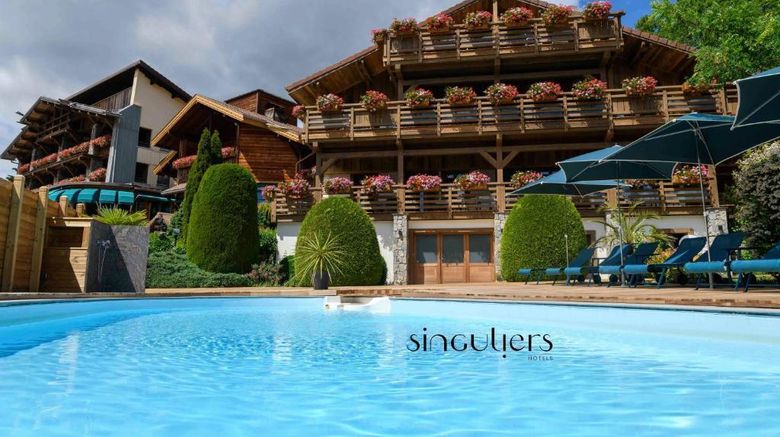 <b>Les Bas Rupts Et Chalet Fleuri Pool</b>. Images powered by <a href="https://iceportal.shijigroup.com/" title="IcePortal" target="_blank">IcePortal</a>.