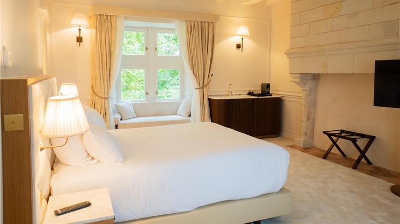 <b>Chateau de Noirieux Suite</b>. Images powered by <a href="https://iceportal.shijigroup.com/" title="IcePortal" target="_blank">IcePortal</a>.