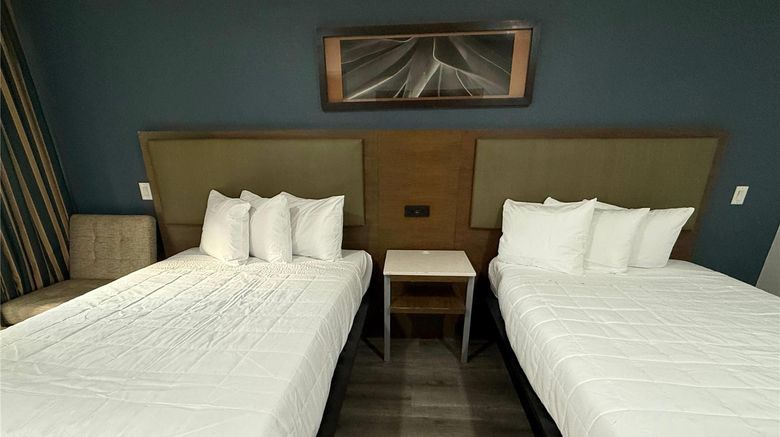 <b>DTLV, a Baymont by Wyndham Room</b>. Images powered by <a href="https://iceportal.shijigroup.com/" title="IcePortal" target="_blank">IcePortal</a>.