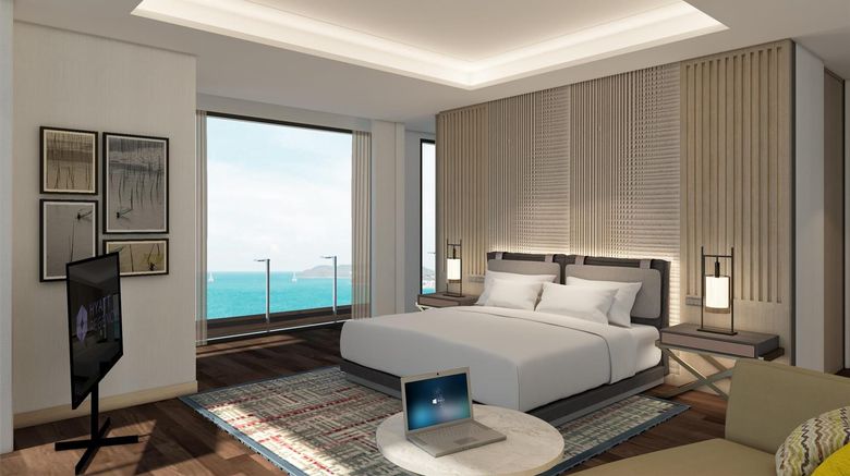 <b>Hyatt Regency Nha Trang Suite</b>. Images powered by <a href="https://iceportal.shijigroup.com/" title="IcePortal" target="_blank">IcePortal</a>.