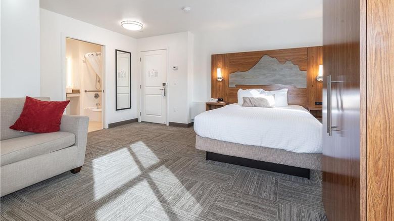 <b>Marshall Suites Bainbridge Island, SureS Room</b>. Images powered by <a href="https://iceportal.shijigroup.com/" title="IcePortal" target="_blank">IcePortal</a>.