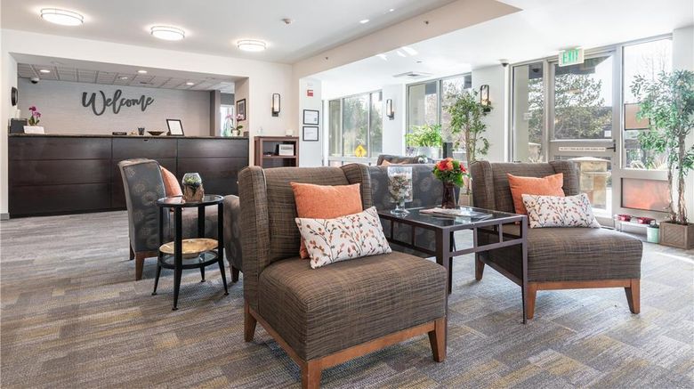 <b>Marshall Suites Bainbridge Island, SureS Lobby</b>. Images powered by <a href="https://iceportal.shijigroup.com/" title="IcePortal" target="_blank">IcePortal</a>.