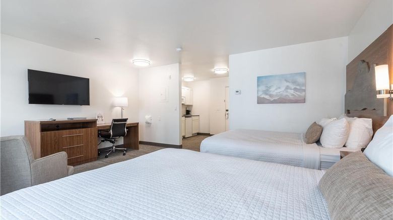 <b>Marshall Suites Bainbridge Island, SureS Room</b>. Images powered by <a href="https://iceportal.shijigroup.com/" title="IcePortal" target="_blank">IcePortal</a>.