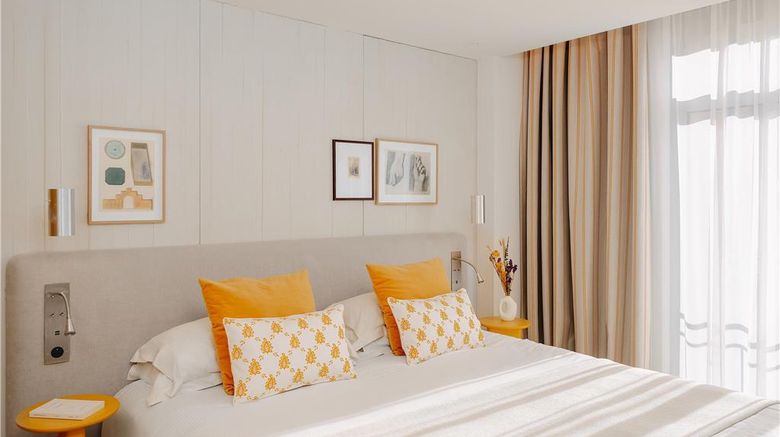 Hotel Saint Christophe Room. Images powered by <a href="https://iceportal.shijigroup.com" target="_blank" rel="noopener">Ice Portal</a>.