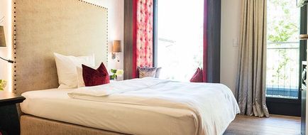 Eriks Hotel Room