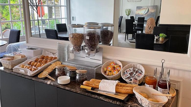 <b>Hotel la Mascotte Restaurant</b>. Images powered by <a href="https://iceportal.shijigroup.com/" title="IcePortal" target="_blank">IcePortal</a>.