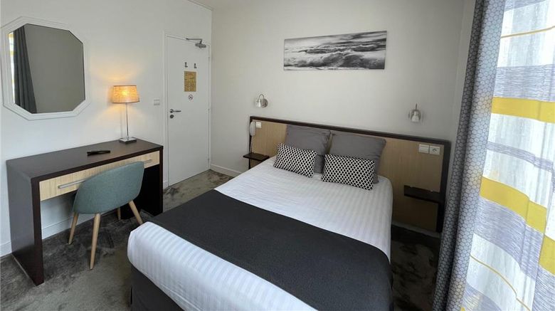 <b>Hotel la Mascotte Room</b>. Images powered by <a href="https://iceportal.shijigroup.com/" title="IcePortal" target="_blank">IcePortal</a>.