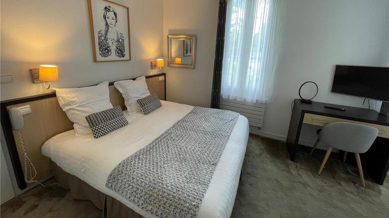 <b>Hotel la Mascotte Room</b>. Images powered by <a href="https://iceportal.shijigroup.com/" title="IcePortal" target="_blank">IcePortal</a>.