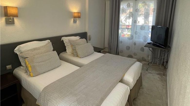 <b>Hotel la Mascotte Room</b>. Images powered by <a href="https://iceportal.shijigroup.com/" title="IcePortal" target="_blank">IcePortal</a>.