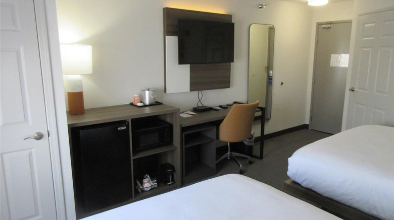 <b>Comfort Inn & Suites Rochester Room</b>. Images powered by <a href="https://iceportal.shijigroup.com/" title="IcePortal" target="_blank">IcePortal</a>.