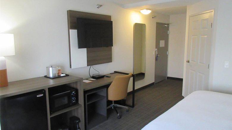 <b>Comfort Inn & Suites Rochester Room</b>. Images powered by <a href="https://iceportal.shijigroup.com/" title="IcePortal" target="_blank">IcePortal</a>.