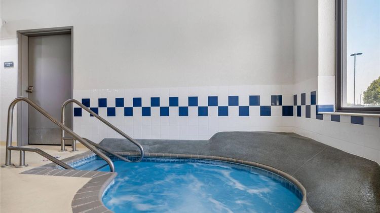Comfort Inn & Suites Rochester Pool