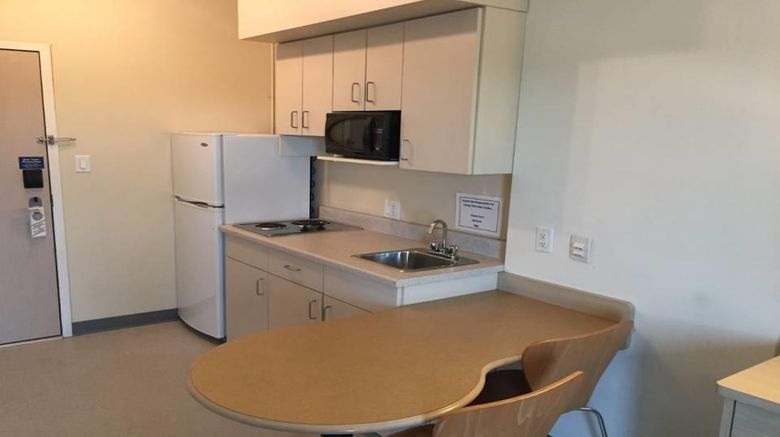 <b>Super 8 by Wyndham Estevan Room</b>. Images powered by <a href="https://iceportal.shijigroup.com/" title="IcePortal" target="_blank">IcePortal</a>.
