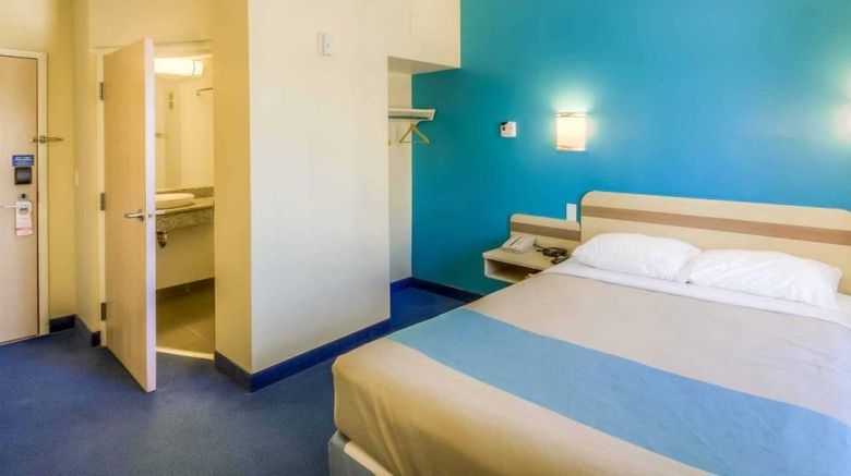 <b>Super 8 by Wyndham Estevan Room</b>. Images powered by <a href="https://iceportal.shijigroup.com/" title="IcePortal" target="_blank">IcePortal</a>.
