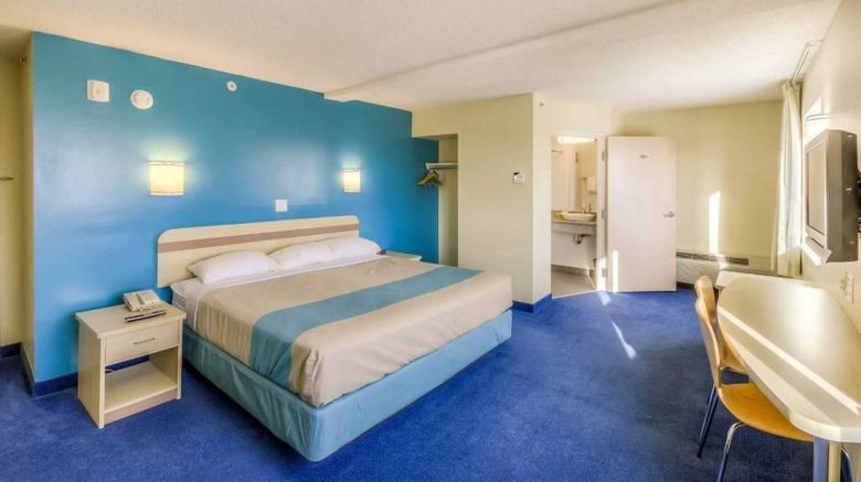 <b>Super 8 by Wyndham Estevan Room</b>. Images powered by <a href="https://iceportal.shijigroup.com/" title="IcePortal" target="_blank">IcePortal</a>.