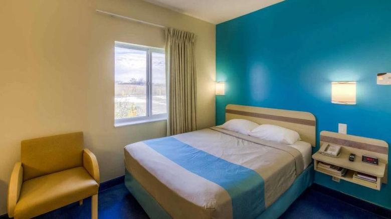 <b>Super 8 by Wyndham Estevan Room</b>. Images powered by <a href="https://iceportal.shijigroup.com/" title="IcePortal" target="_blank">IcePortal</a>.