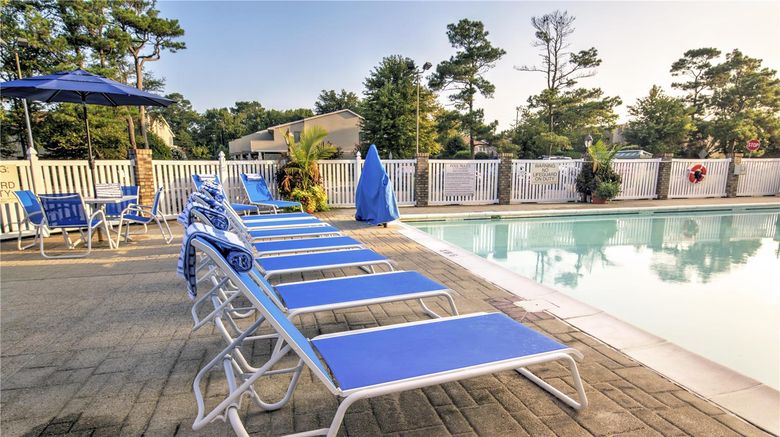 <b>Hotel Bethany Beach Pool</b>. Images powered by <a href="https://iceportal.shijigroup.com/" title="IcePortal" target="_blank">IcePortal</a>.