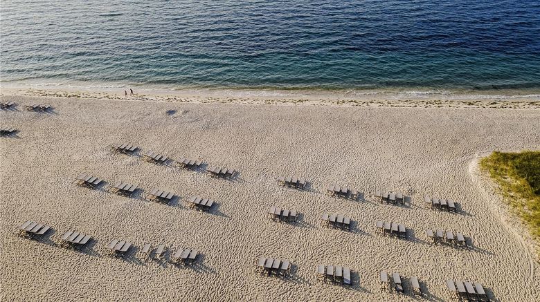 <b>Blue Water Resort Beach</b>. Images powered by <a href="https://iceportal.shijigroup.com/" title="IcePortal" target="_blank">IcePortal</a>.