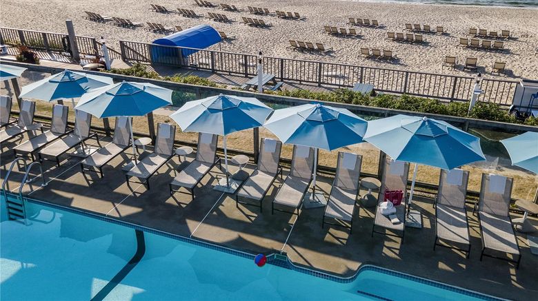 <b>Blue Water Resort Pool</b>. Images powered by <a href="https://iceportal.shijigroup.com/" title="IcePortal" target="_blank">IcePortal</a>.
